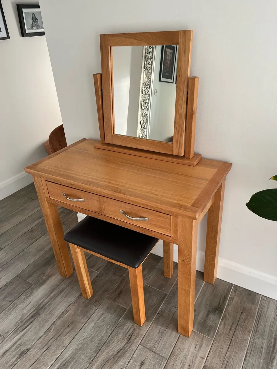 Pine dressing table - Image 1