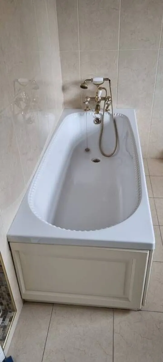 Bathroom Suite - Image 2