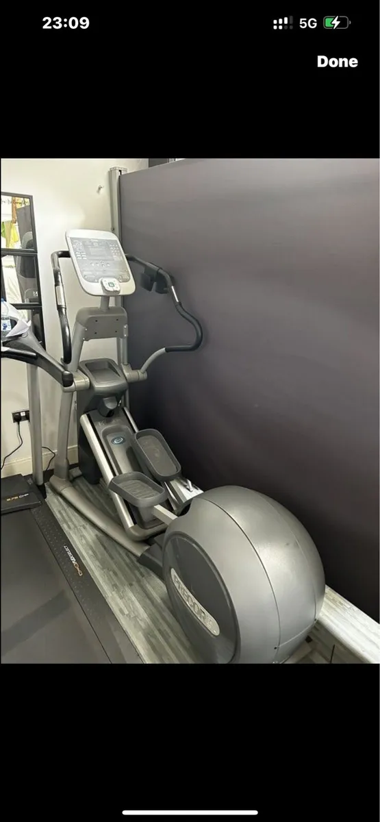 PRECOR CROSSTRAINER EFX546 - Image 1
