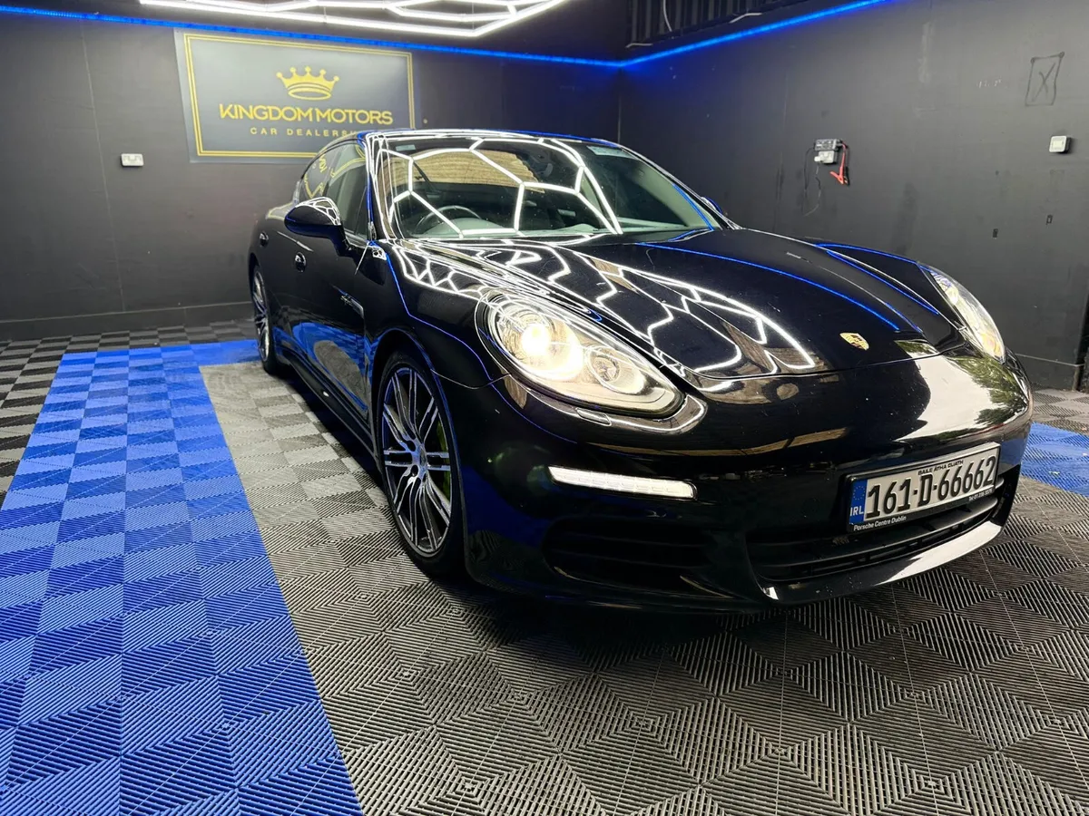 Porsche Panamera S,3.0 petrol-hybrid,SUNROOF - Image 3
