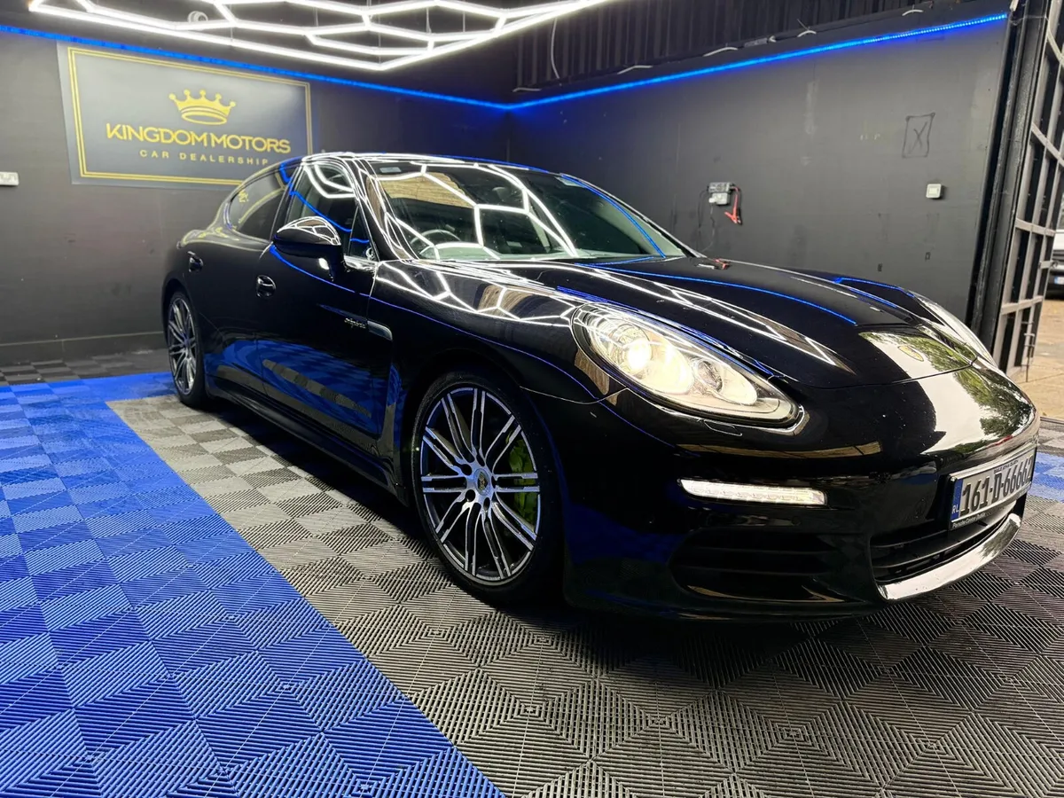 Porsche Panamera S,3.0 petrol-hybrid,SUNROOF - Image 2