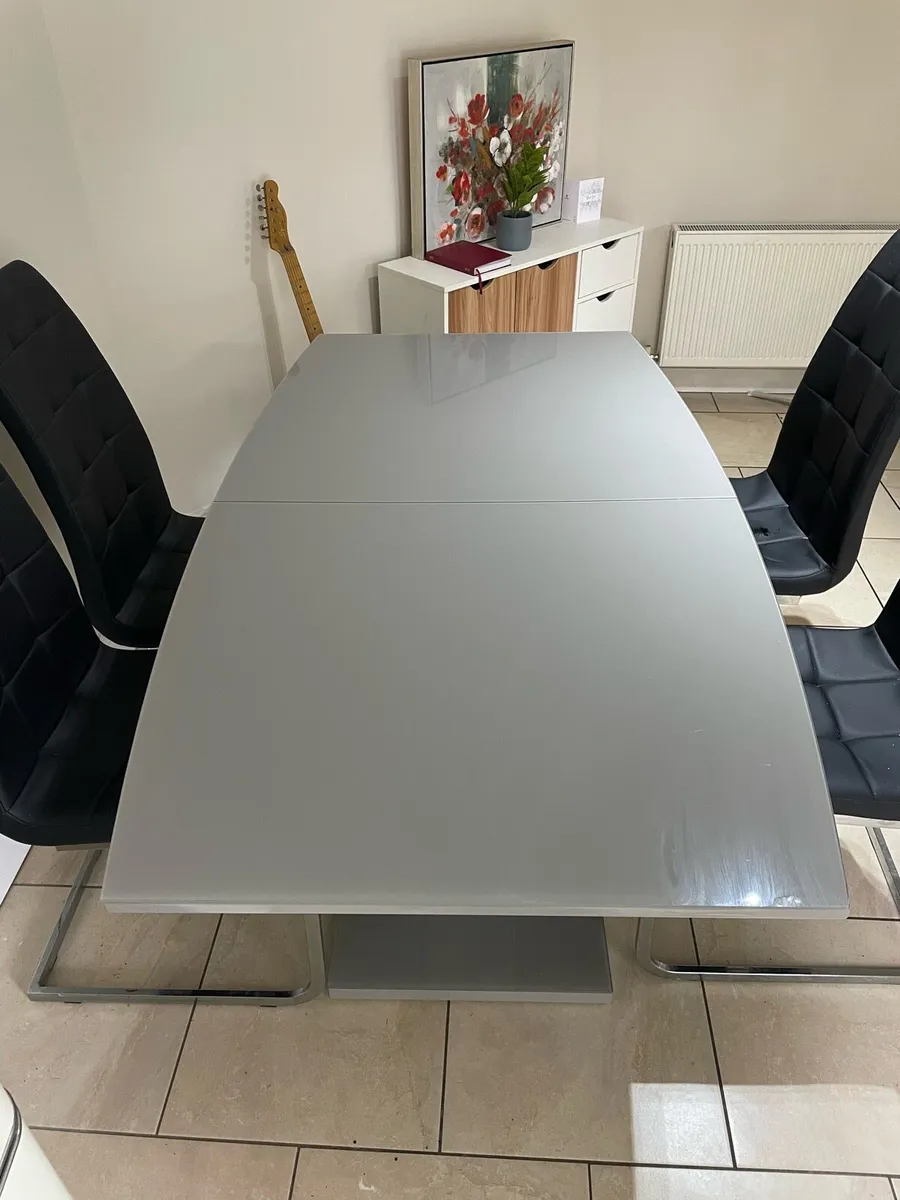Table and Chairs - Image 1