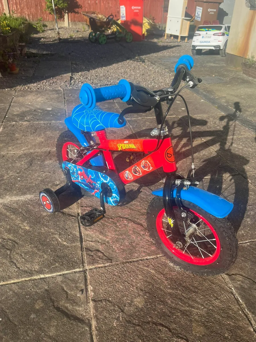 12 Inch Marvel Spider-Man Bike Red and Blue - Image 1