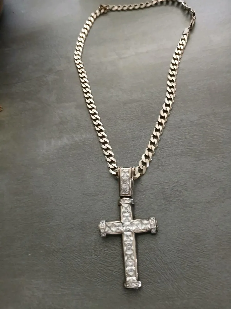 SILVER CHAIN AND CROSS - Image 1