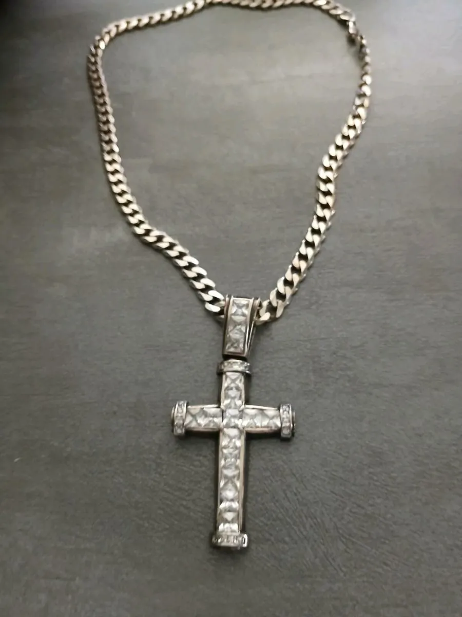 SILVER CHAIN AND CROSS - Image 2