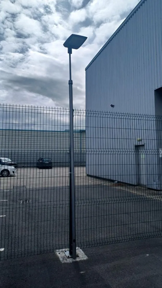 Flood lights and poles - Image 1