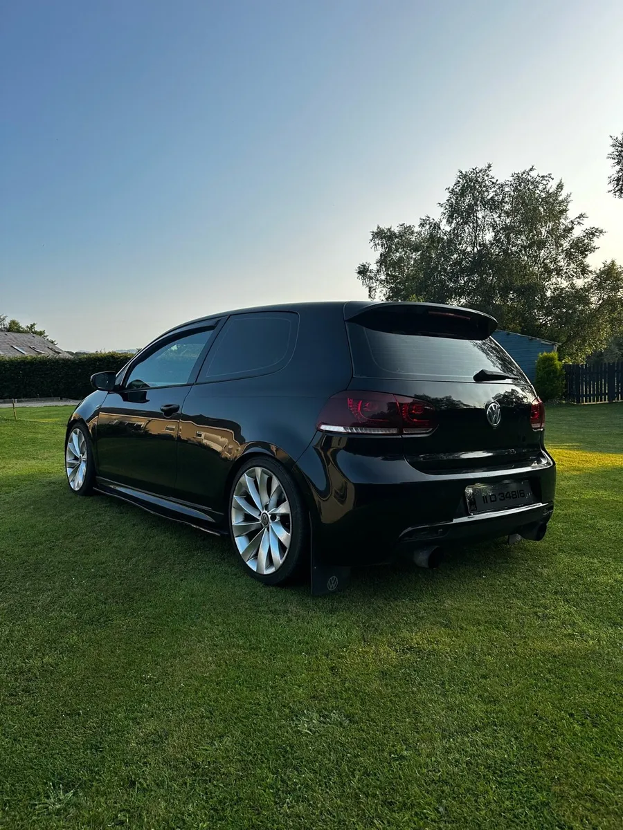 R-line Volkswagen Golf - Image 3