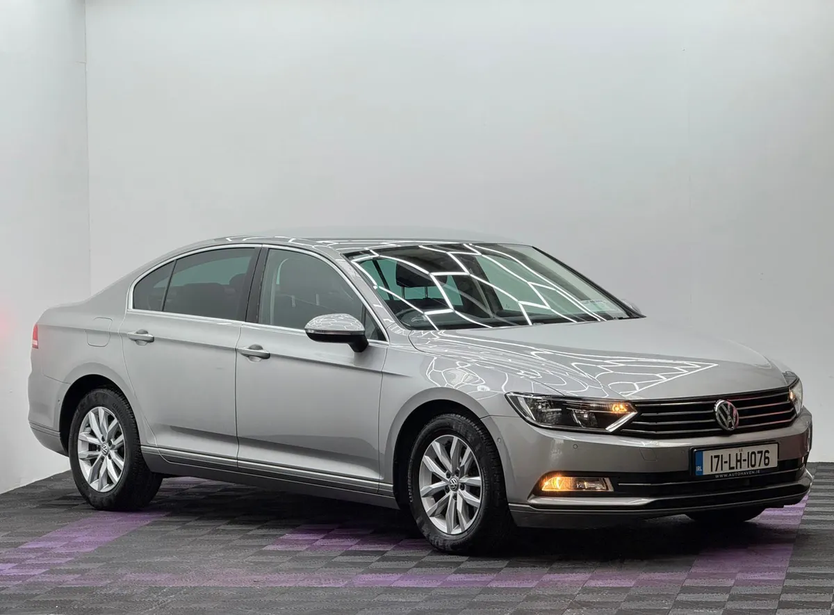 2017 Volkswagen Passat 2.0TDI, Automatic - Image 1