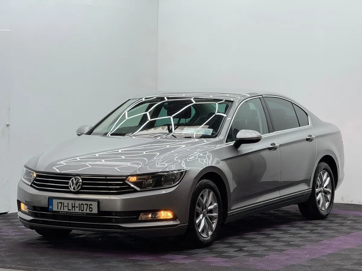 2017 Volkswagen Passat 2.0TDI, Automatic - Image 3
