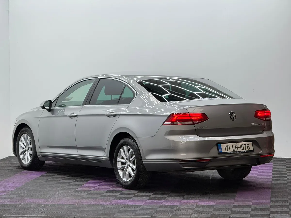 2017 Volkswagen Passat 2.0TDI, Automatic - Image 4