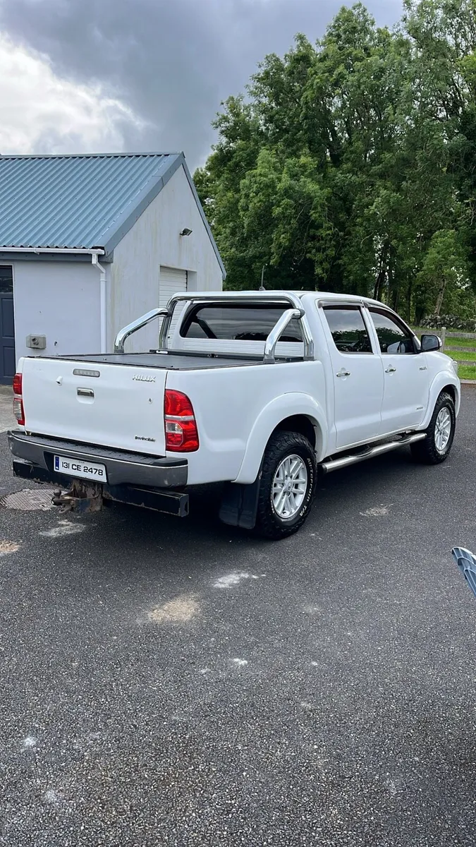 Toyota hilux invincible - Image 2