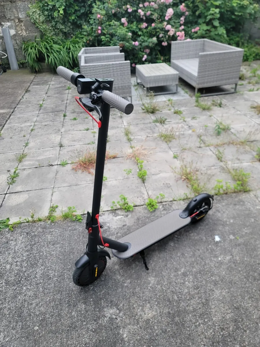 Mankeel MK083 Electric Scooter - Image 1