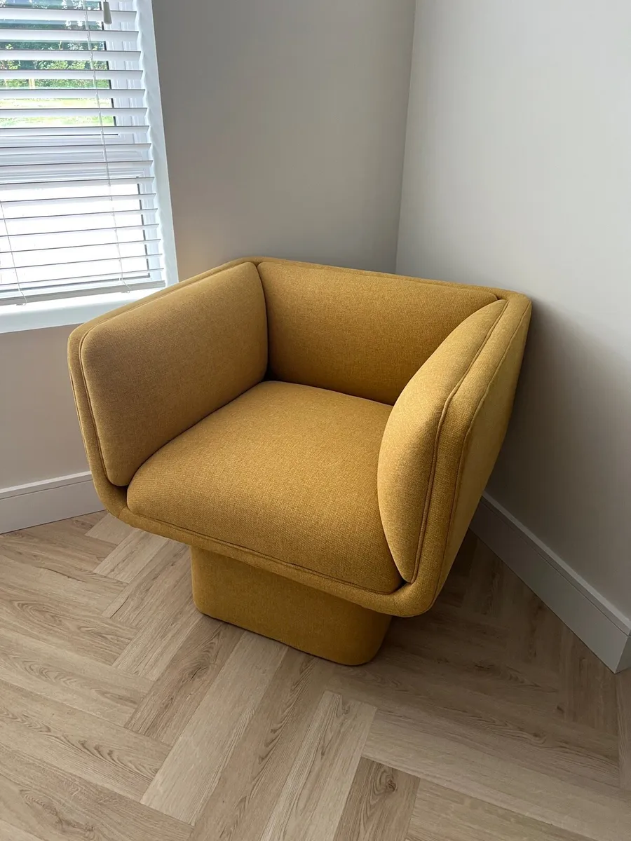 Gavelle Interiors armchair - Image 2