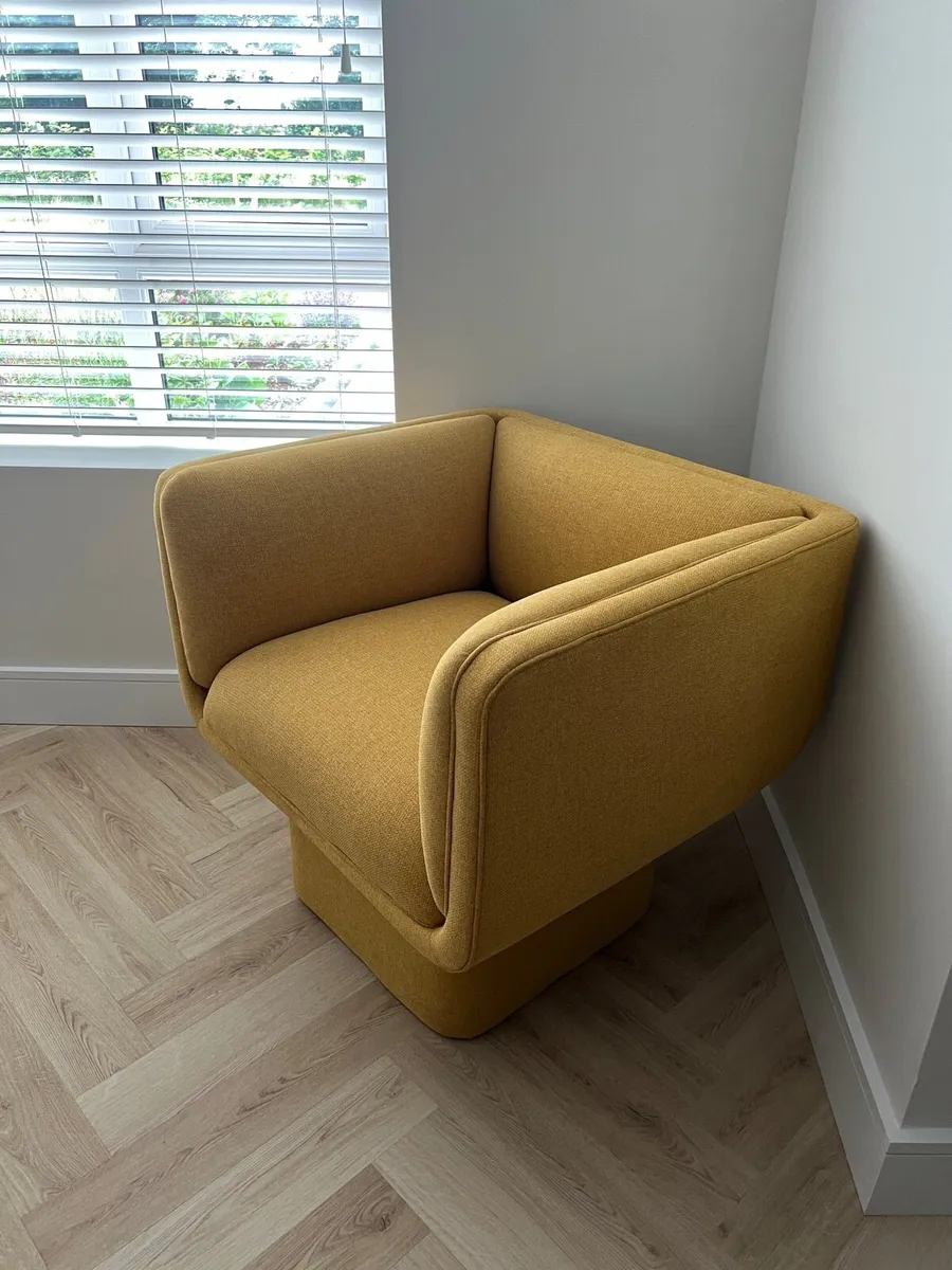 Gavelle Interiors armchair - Image 3