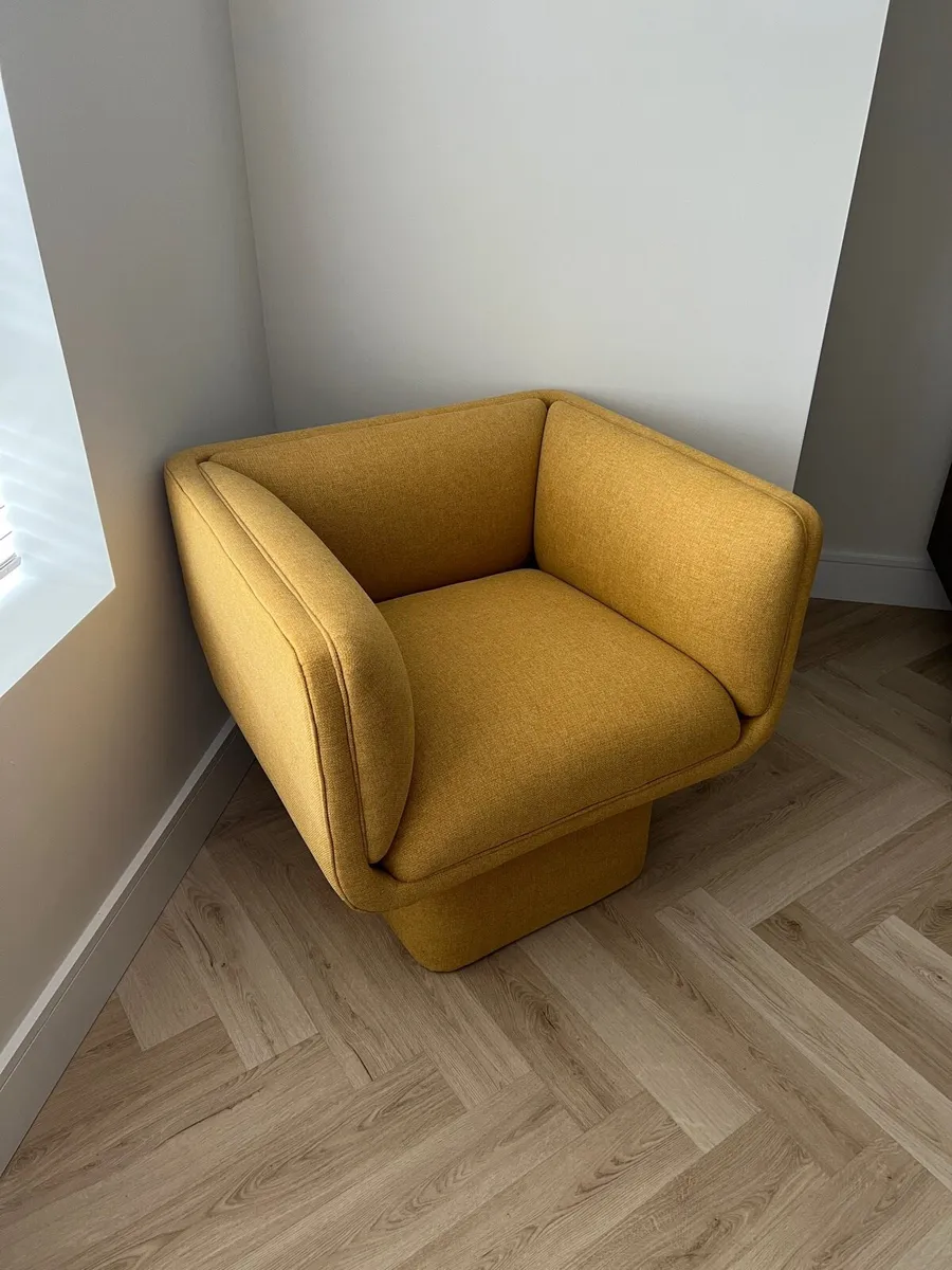 Gavelle Interiors armchair - Image 4