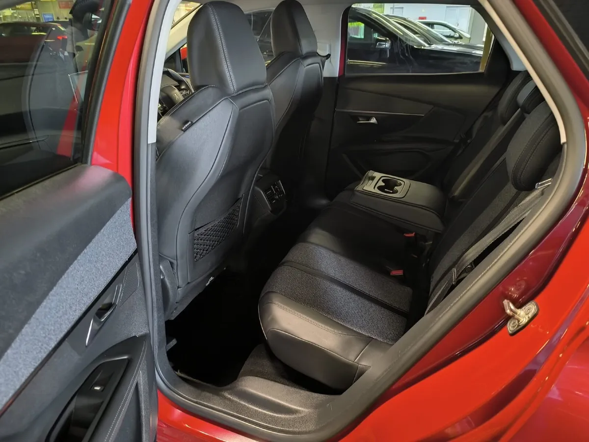 Peugeot 3008 2019 - Image 2