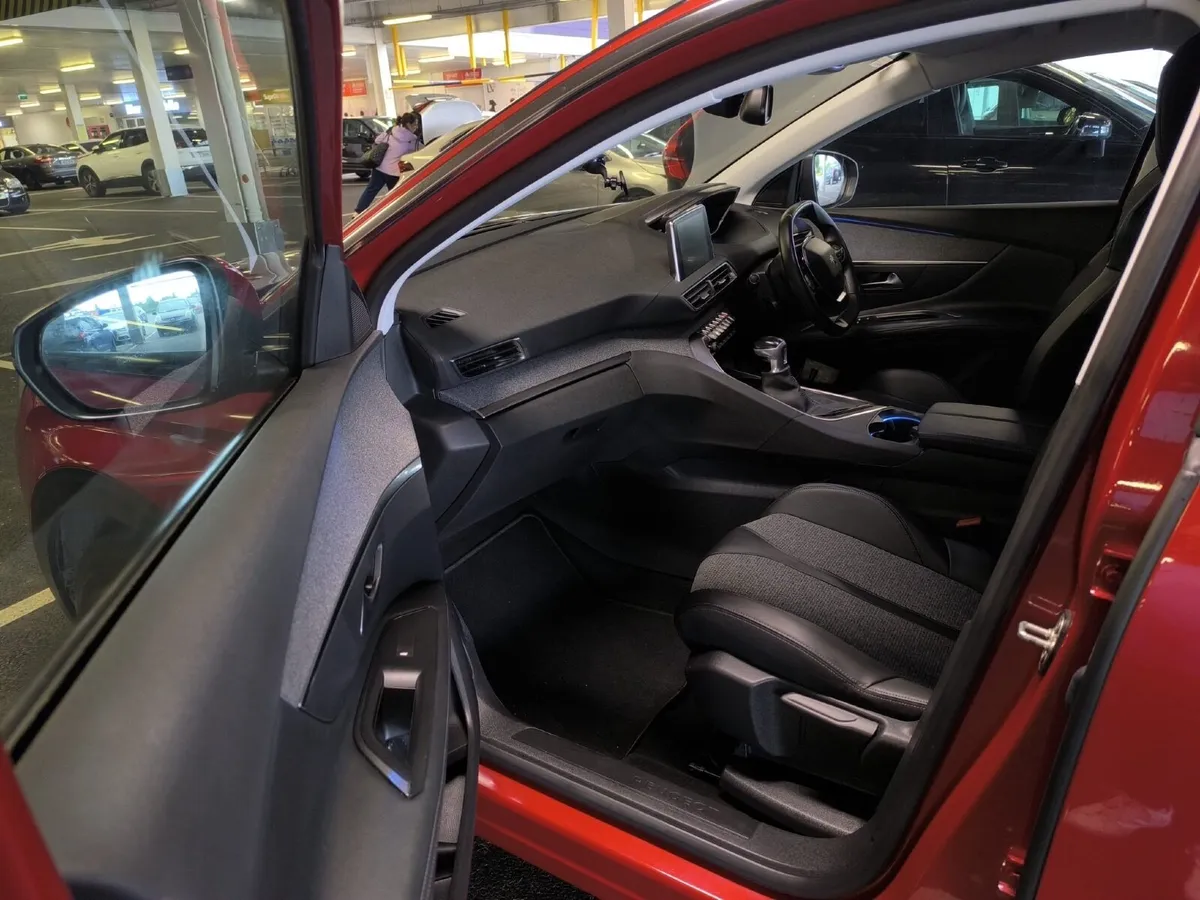 Peugeot 3008 2019 - Image 3