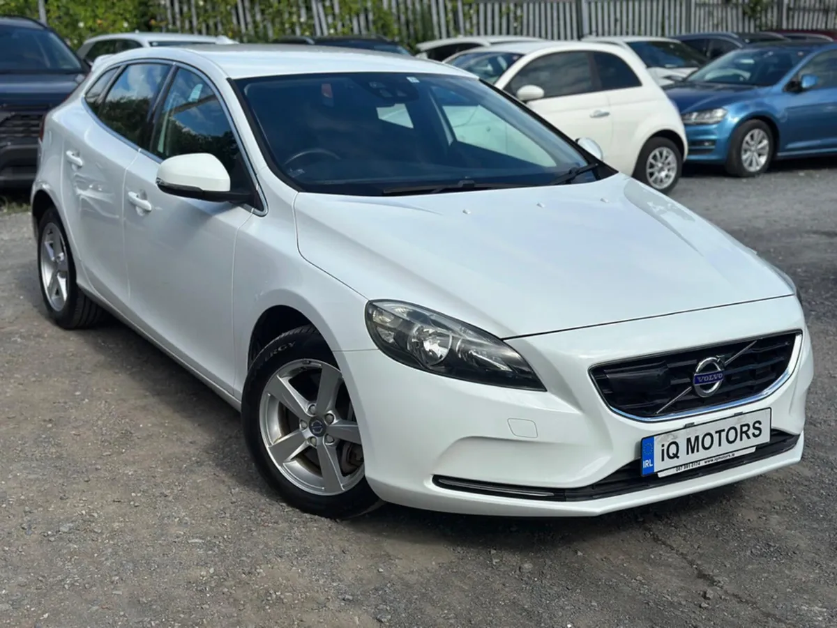 Volvo V40 AUTOMATIC 1.5 LOW MILEAGE (1877) - Image 1