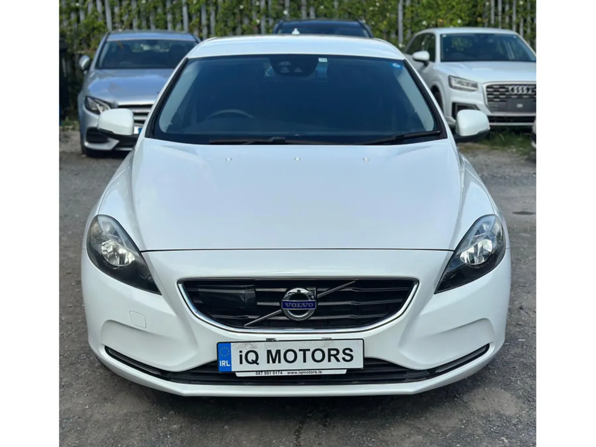 Volvo V40 AUTOMATIC 1.5 LOW MILEAGE (1877) - Image 2