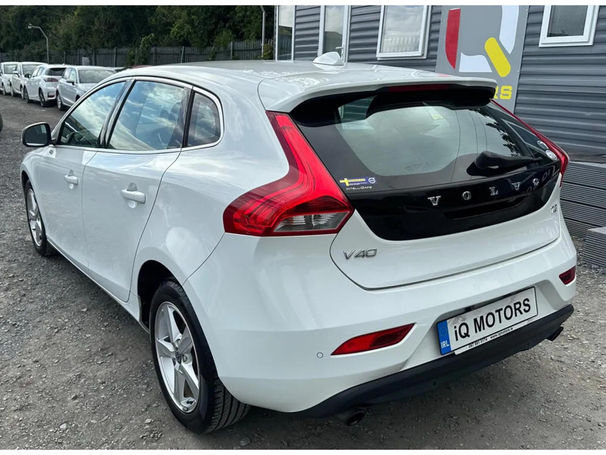 Volvo V40 AUTOMATIC 1.5 LOW MILEAGE (1877) - Image 4