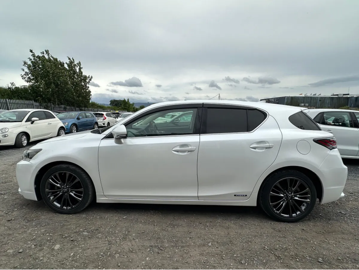Lexus CT 1.8L Petrol-Hybrid Automatic (8707) - Image 4