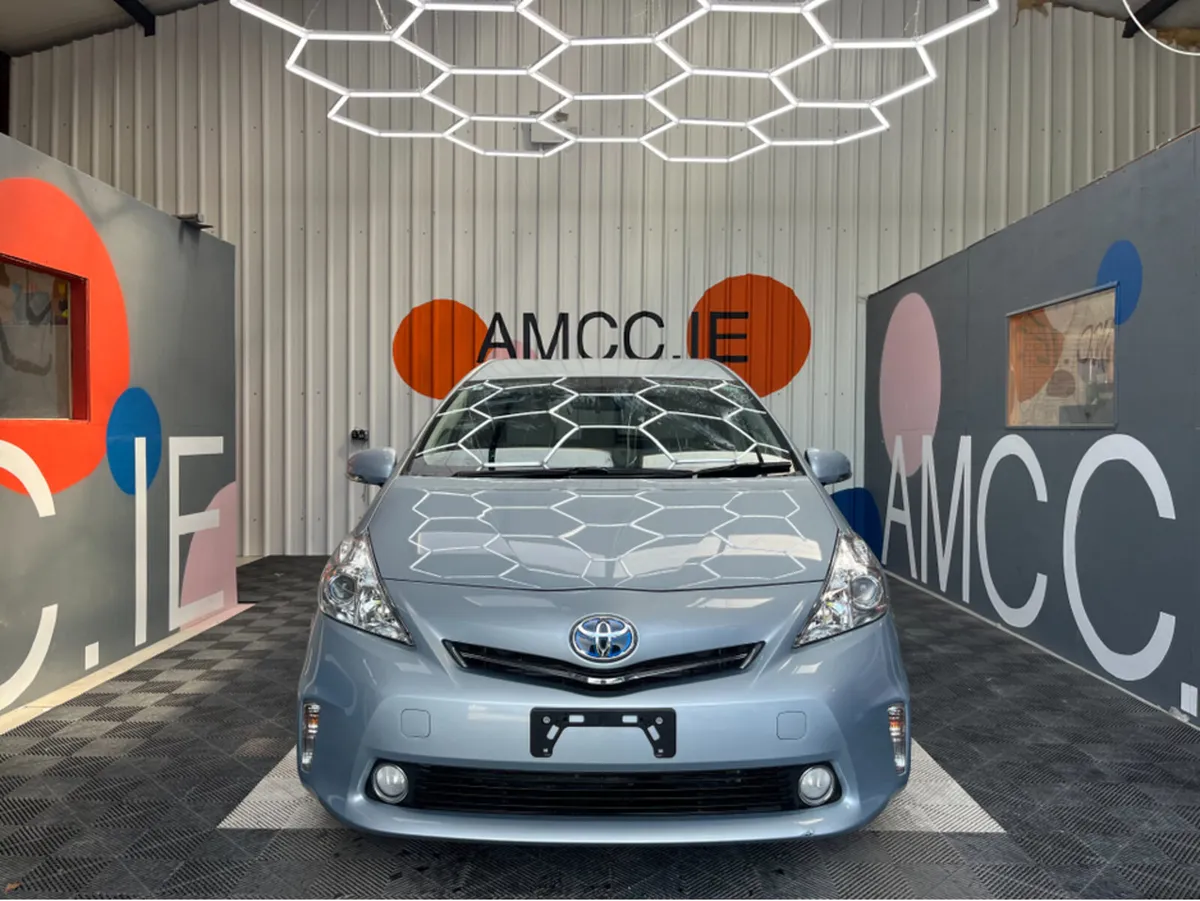 Toyota Prius 1.8 HYBRID / 58k KMs / REVERSE CAMERA - Image 2