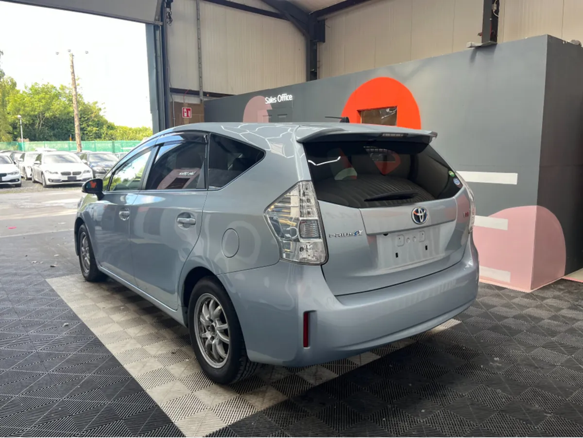 Toyota Prius 1.8 HYBRID / 58k KMs / REVERSE CAMERA - Image 4