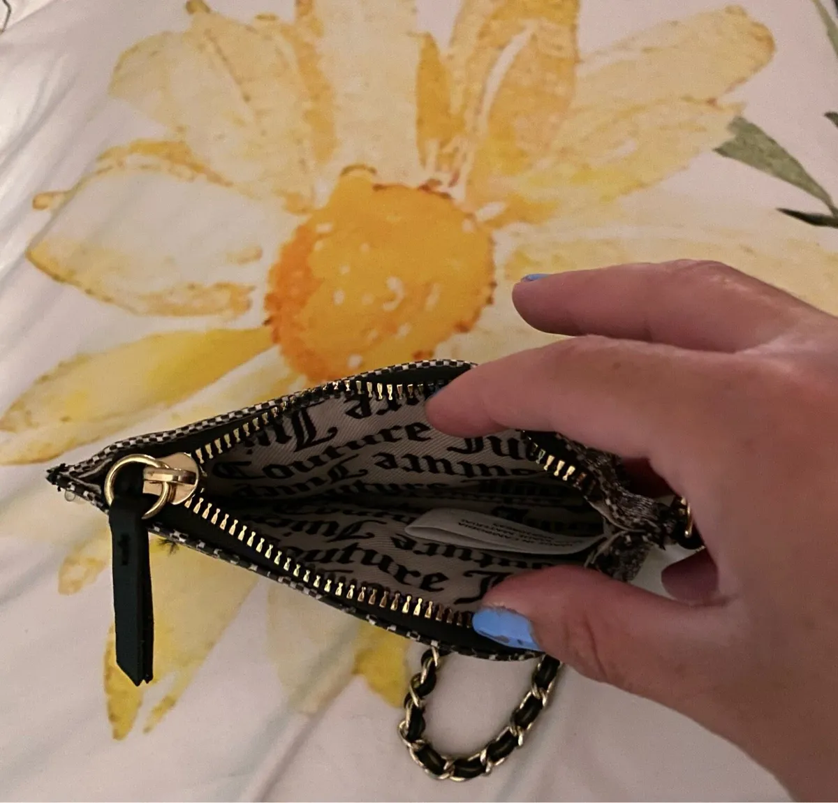 Brand New Ladies Wristlet Purse.. - Image 3