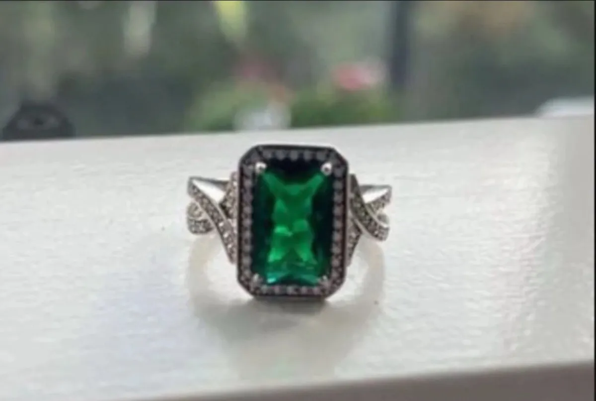 Ladies 925 Sterling Silver Ring.. - Image 1