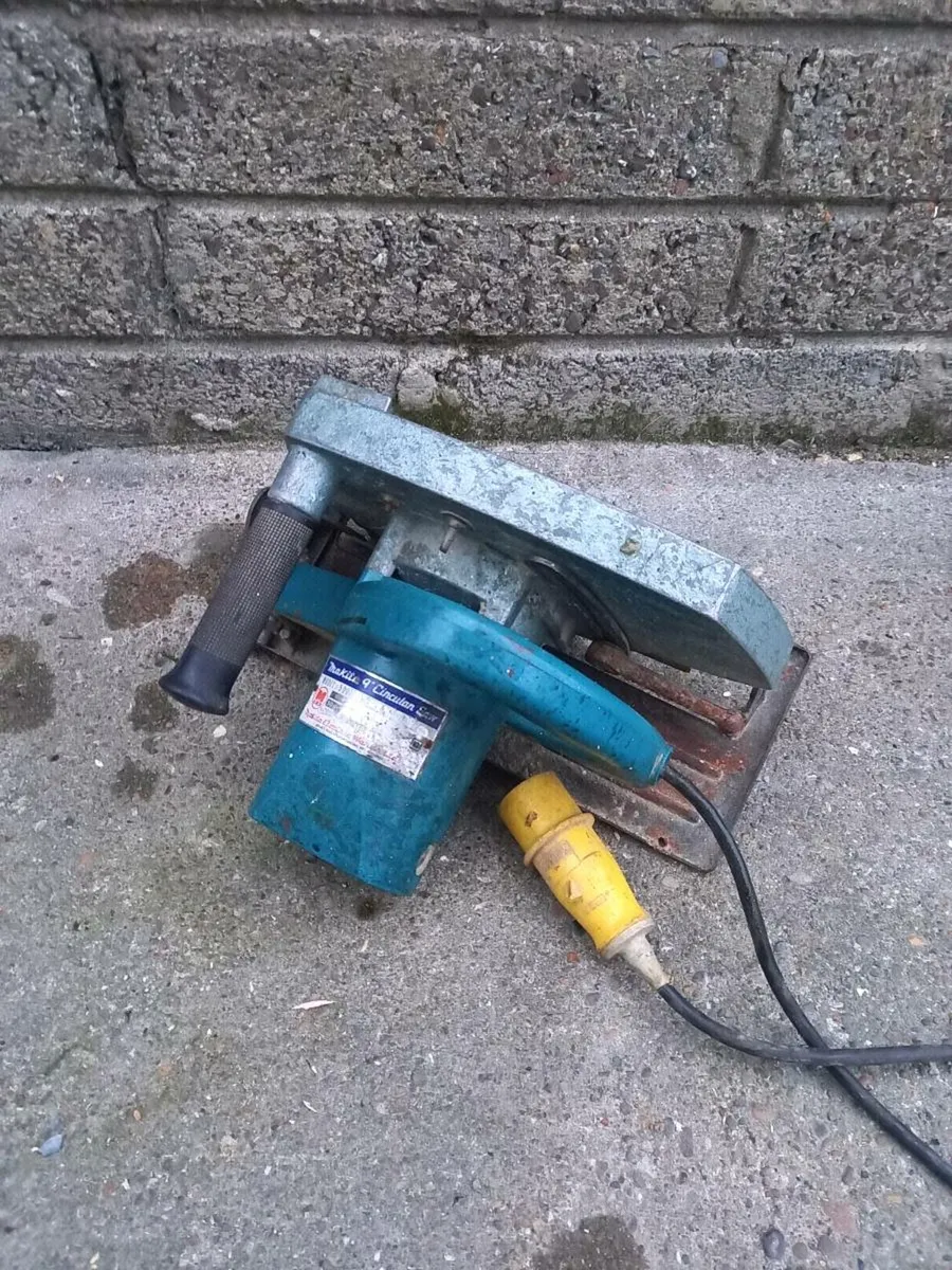 Makita 9 Inch Skilsaw - Image 1