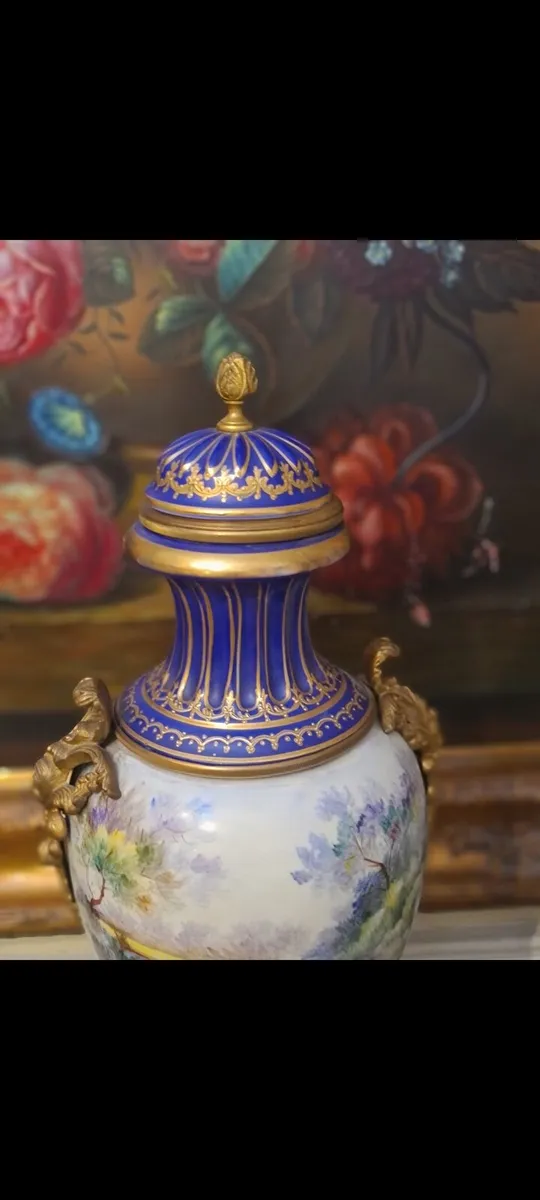 Large vintage urn - Image 4