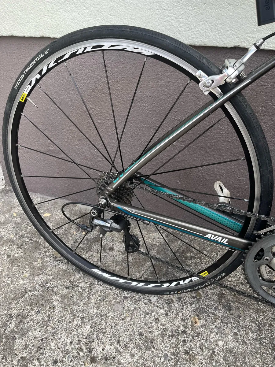 Giant  Avail Road bike . - Image 3