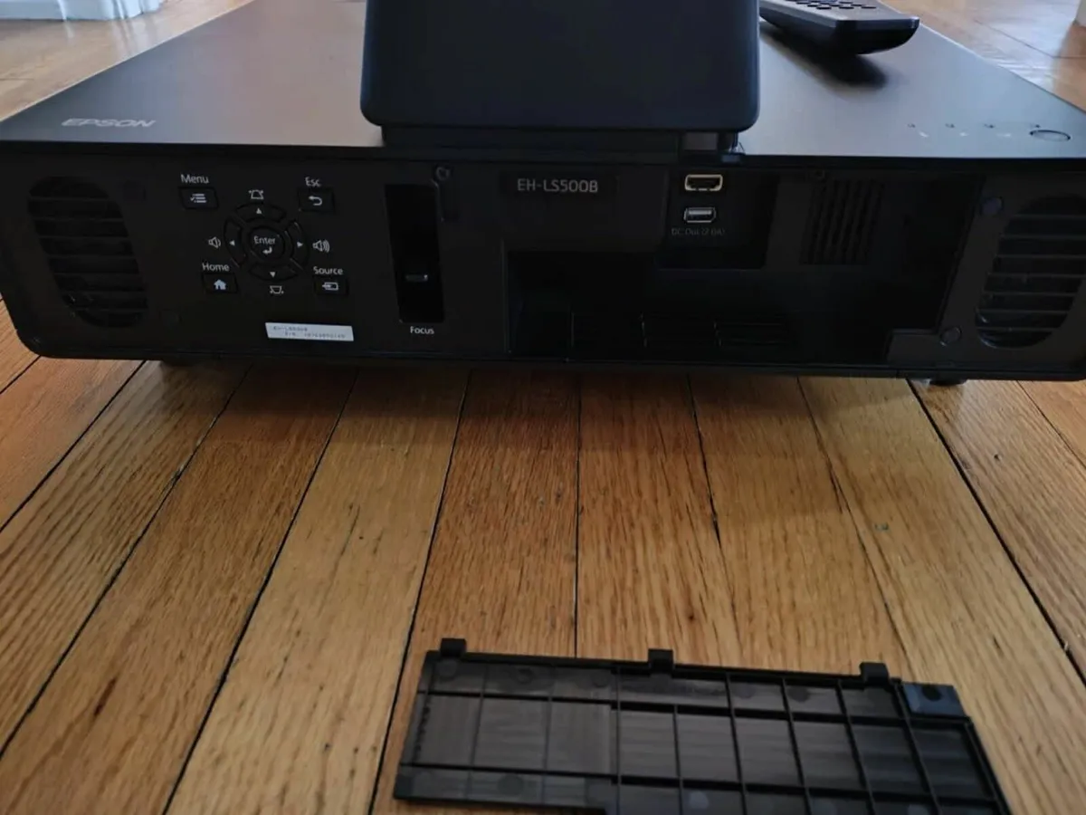 Epson LS500 short throw laser projector - Image 2