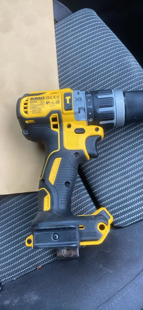Dewalt DCD796 combi drill brand new - Image 2