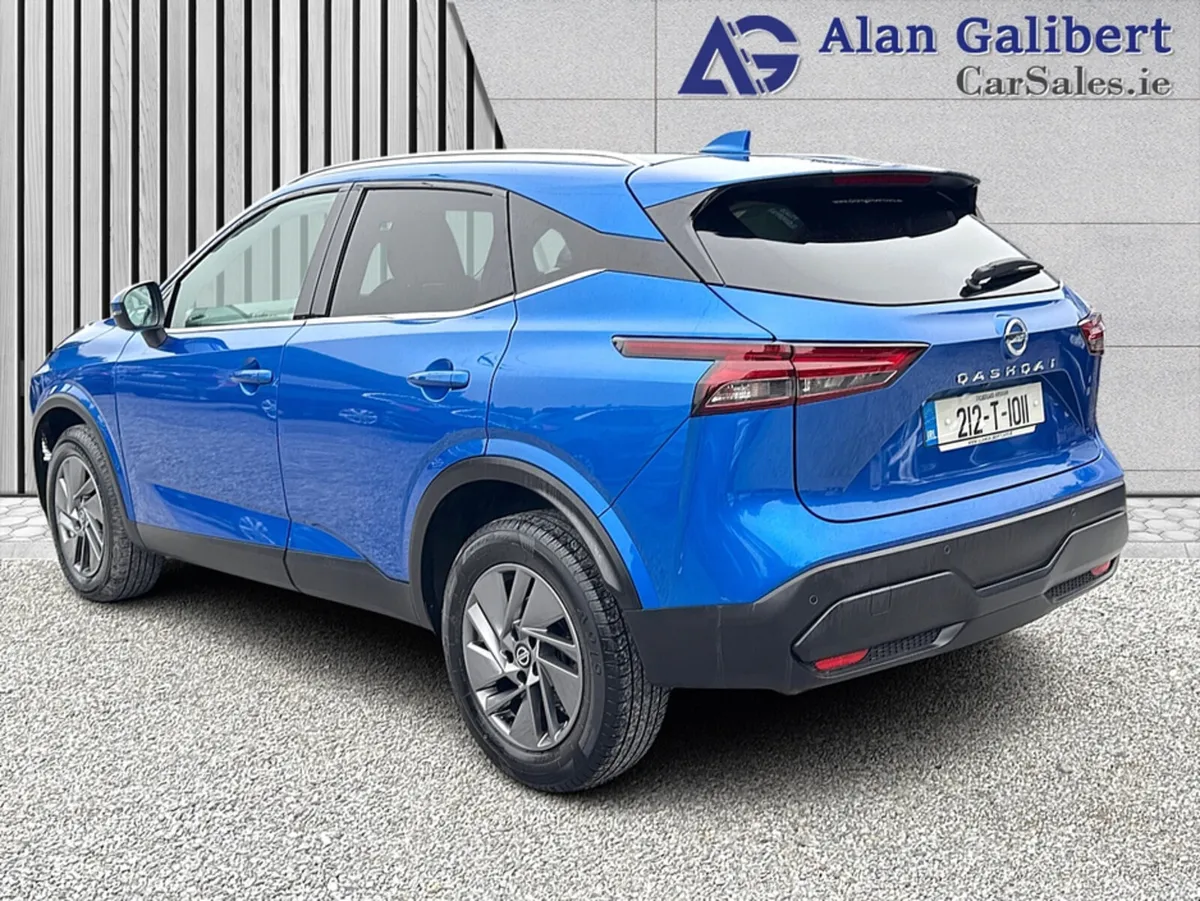 Nissan Qashqai 1.3 Petrol Hybrid SV Automatic - Image 2
