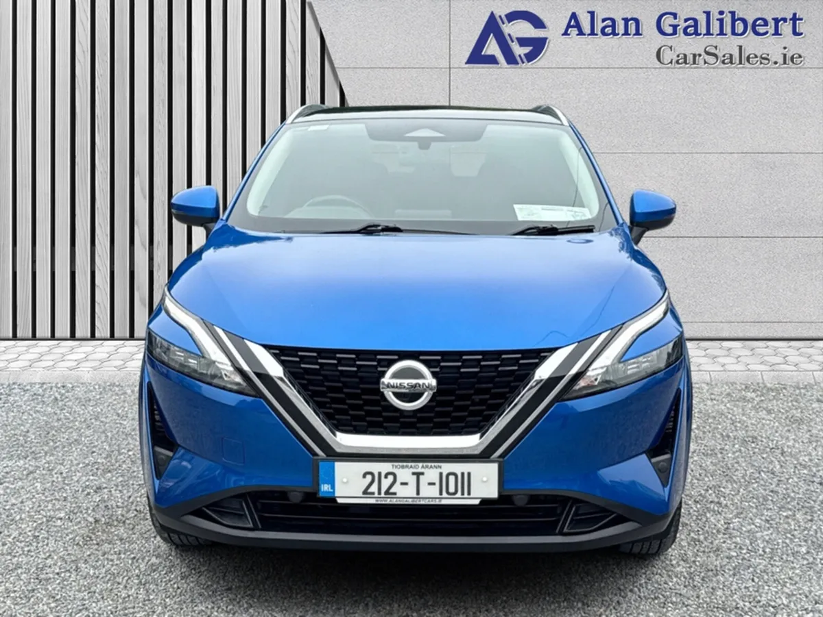 Nissan Qashqai 1.3 Petrol Hybrid SV Automatic - Image 4