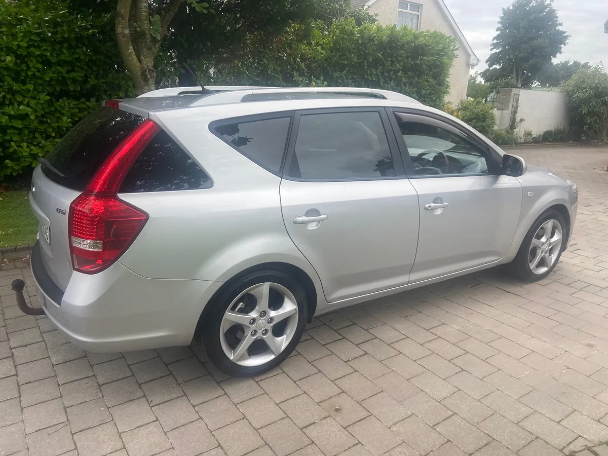 Kia Ceed 2010 1.6 CRDI - Image 4