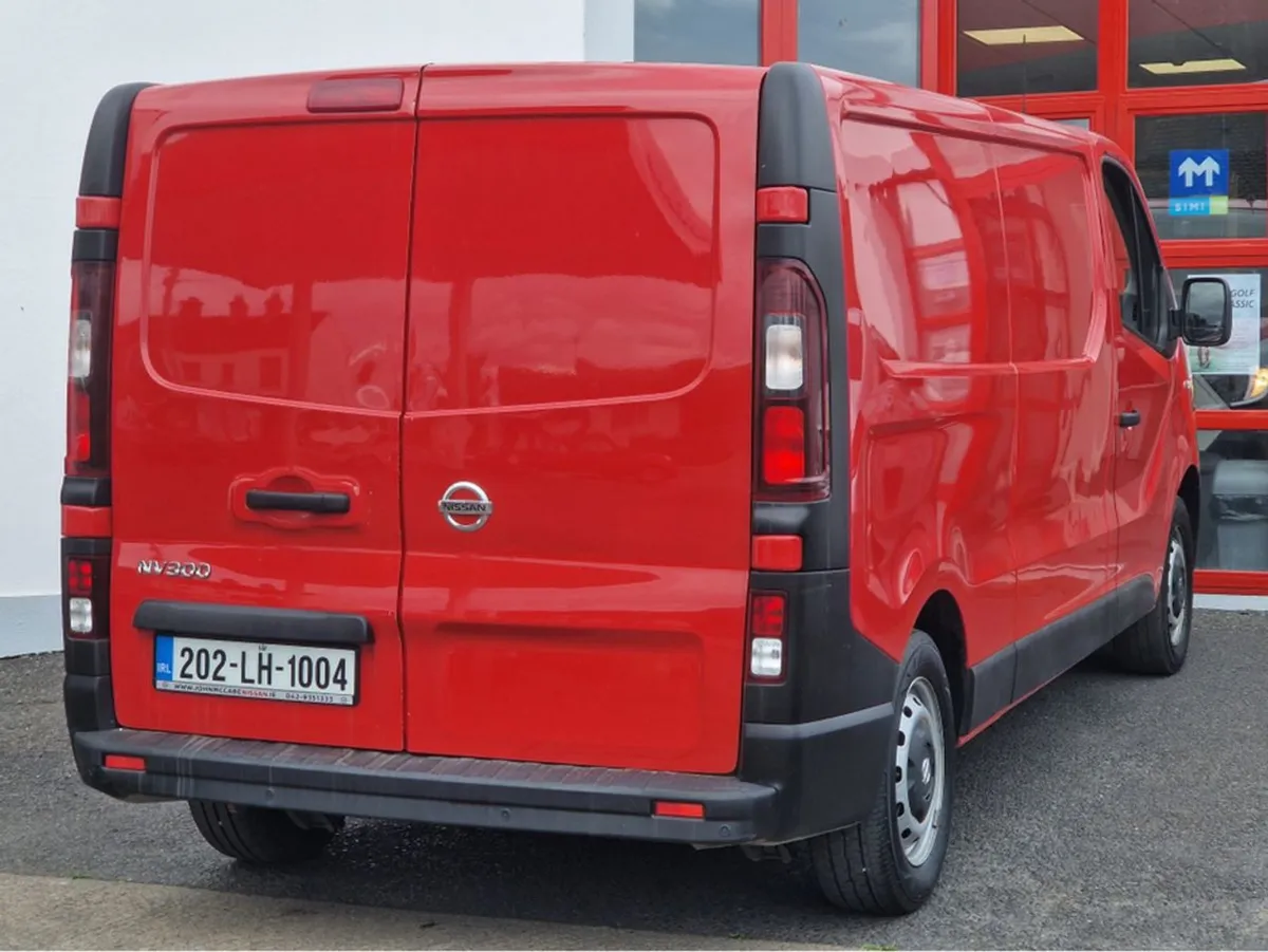 Nissan NV300 LWB 120 XE 1300 My20 4DR - Image 3