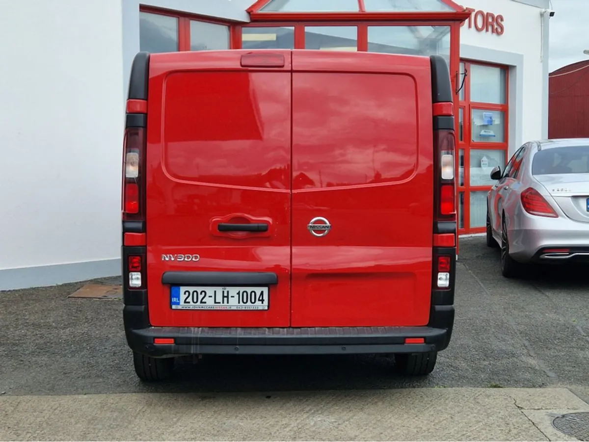 Nissan NV300 LWB 120 XE 1300 My20 4DR - Image 4