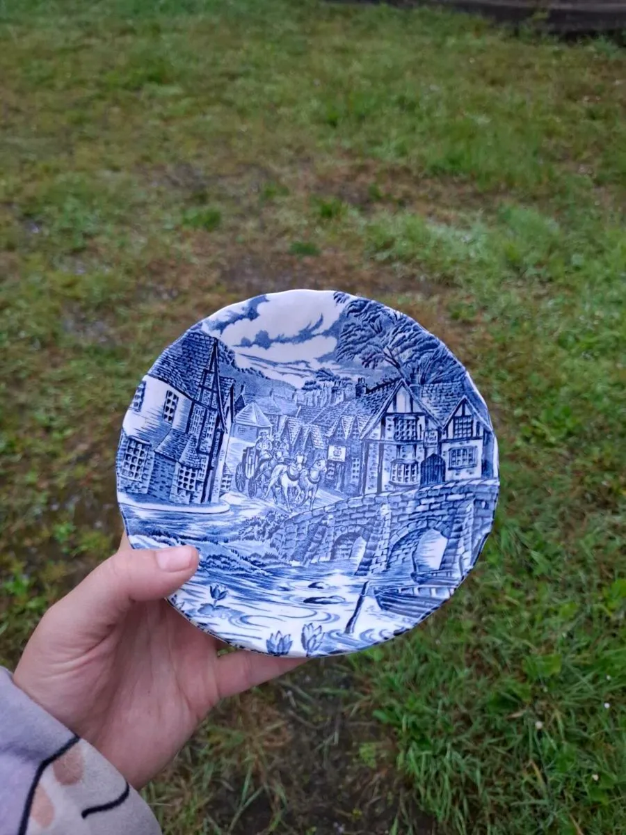 Lot of 4 blue bowls possible to post - Image 2