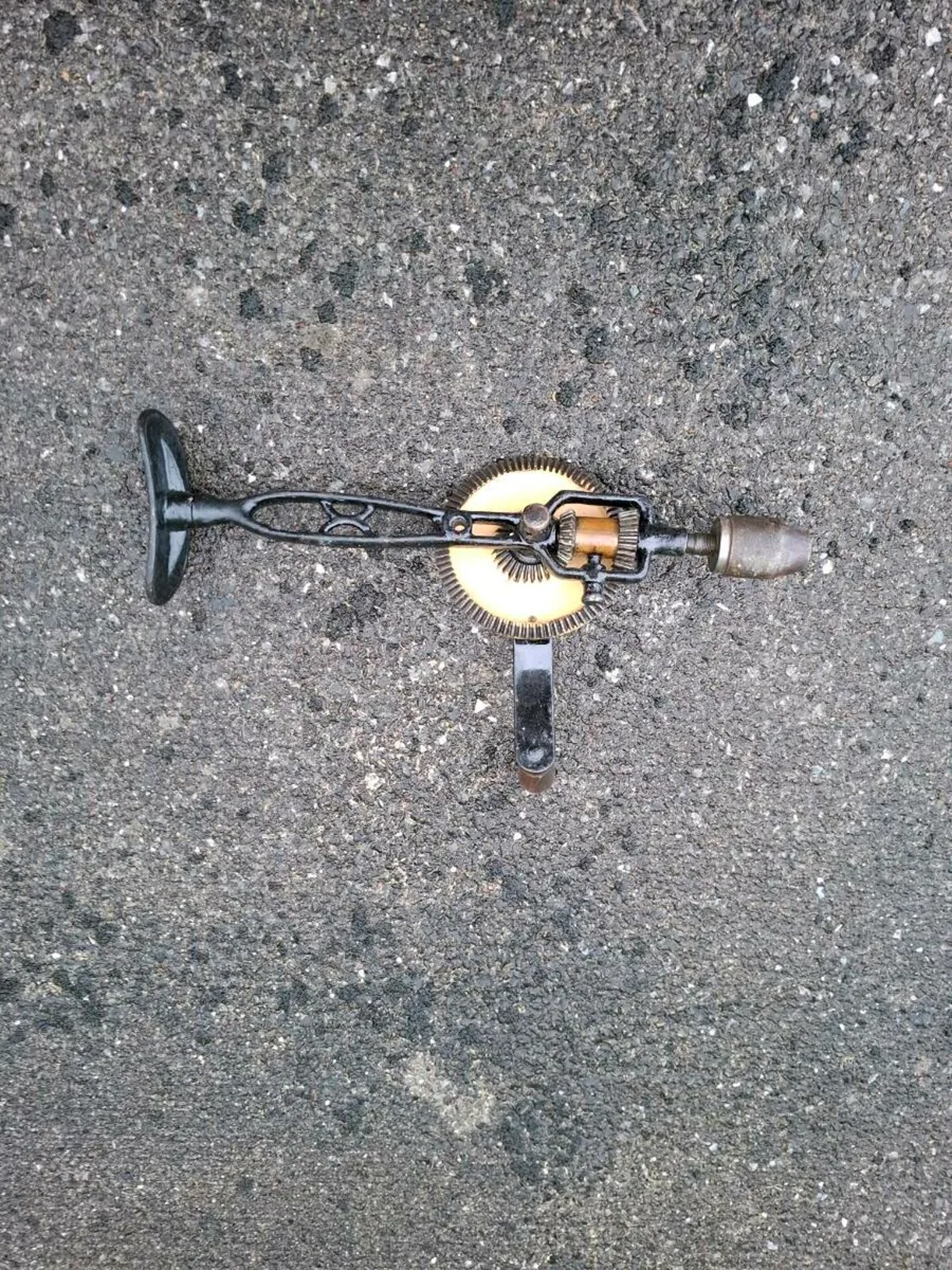 Vintage manual drill possible to post