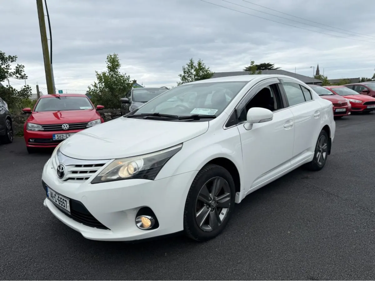 Toyota Avensis 2.0 D-4d Aura 4DR - Image 2