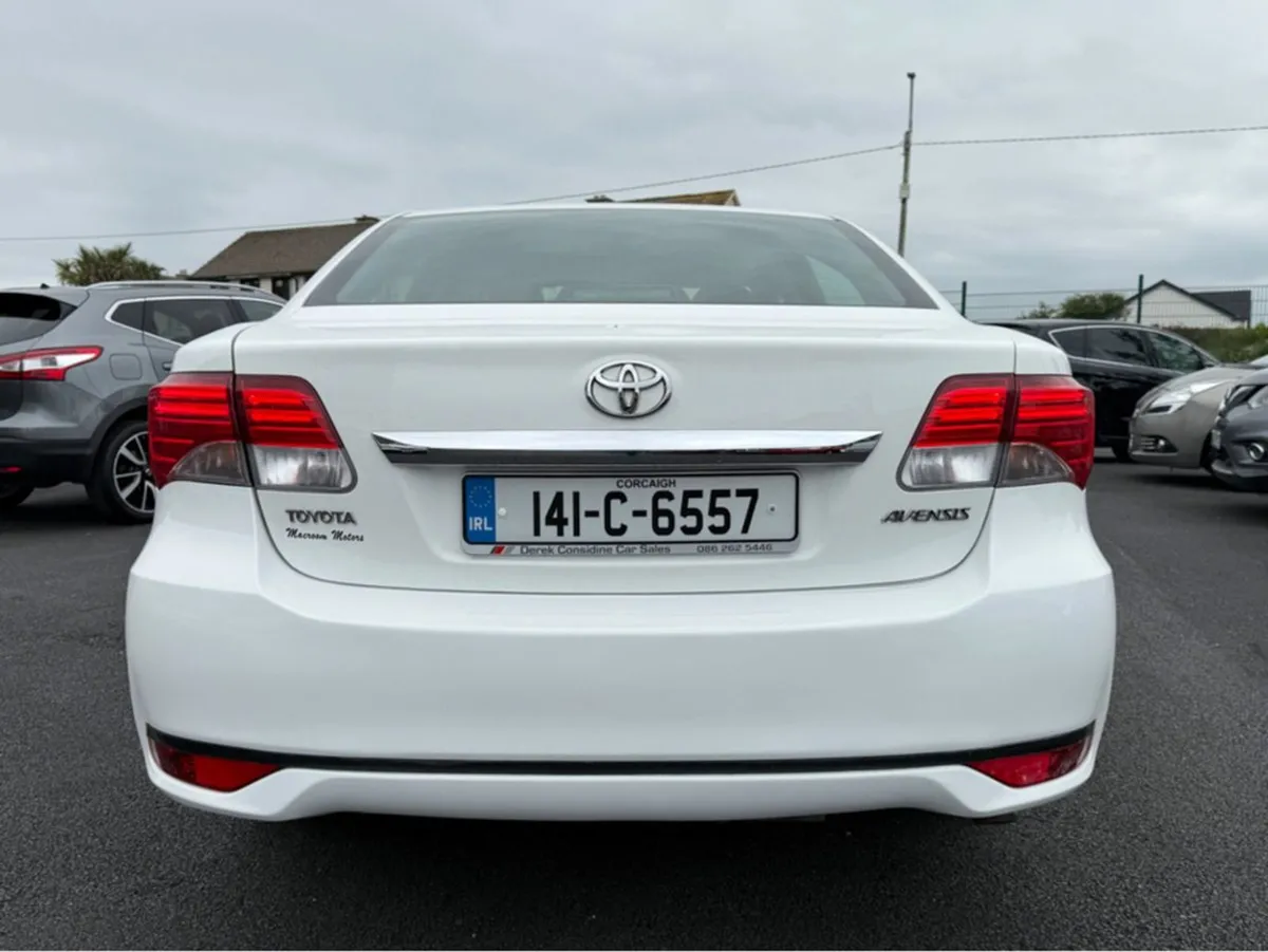 Toyota Avensis 2.0 D-4d Aura 4DR - Image 3