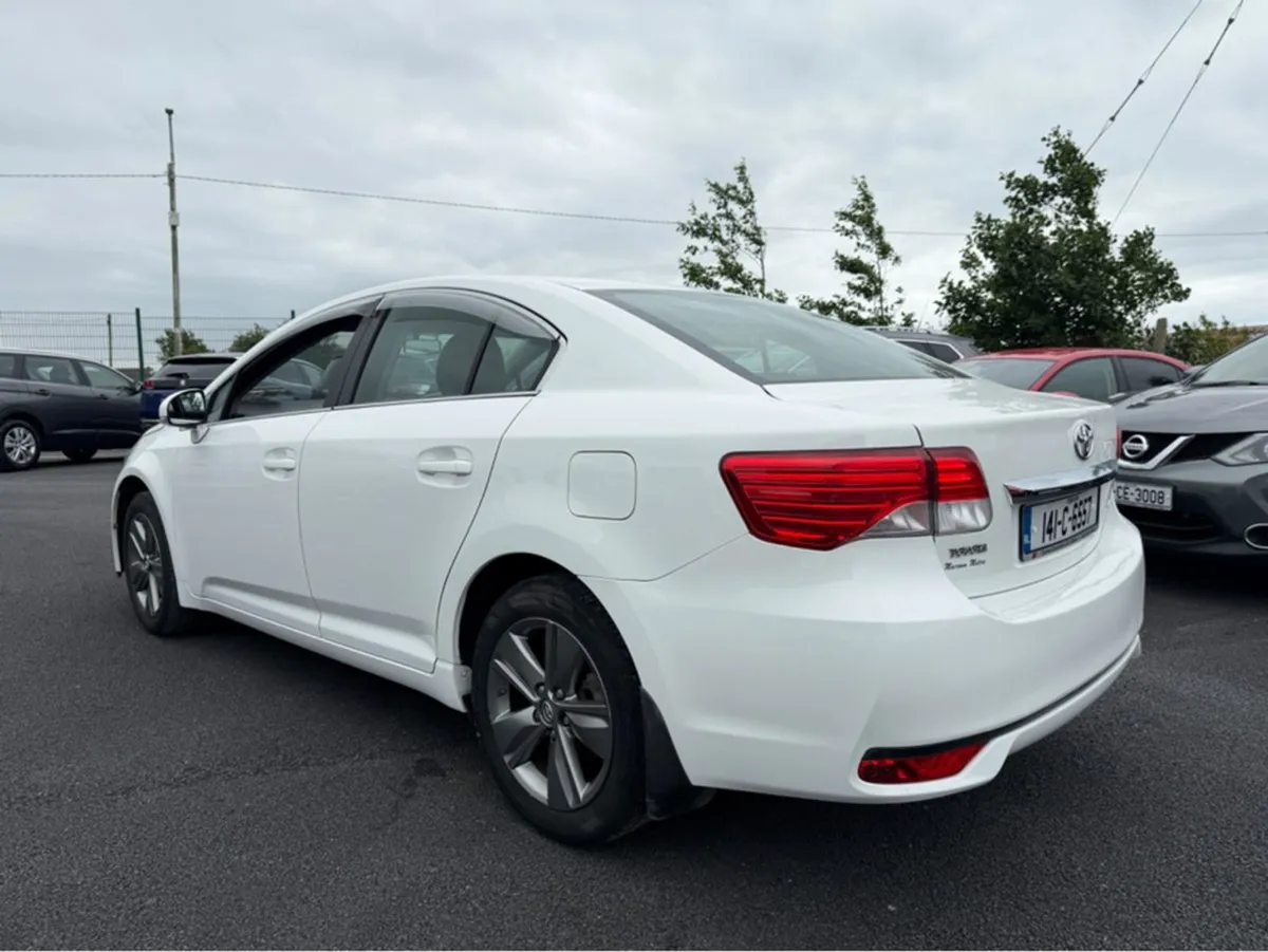 Toyota Avensis 2.0 D-4d Aura 4DR - Image 4