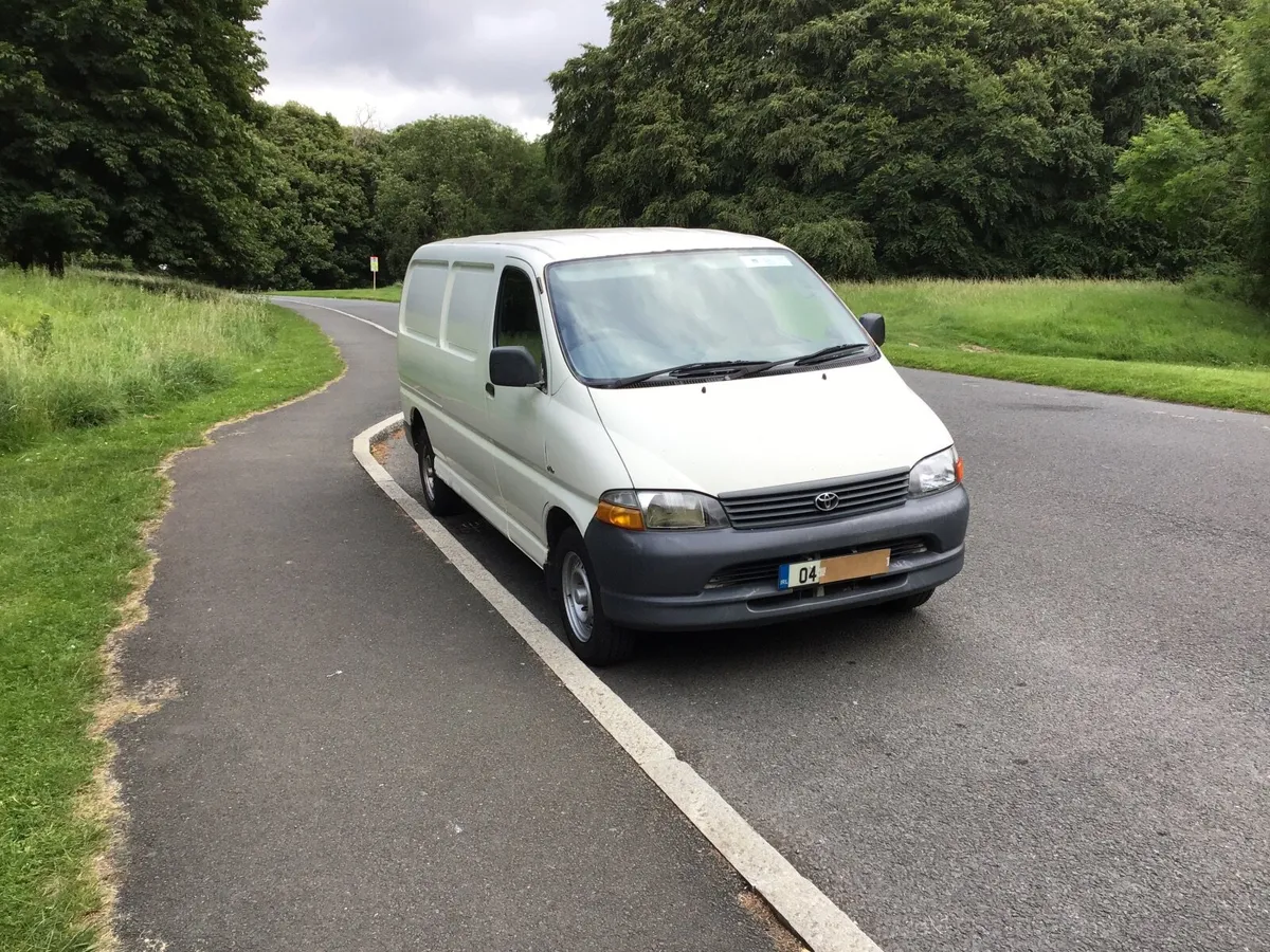 Toyota HiAce 2004 - Image 1
