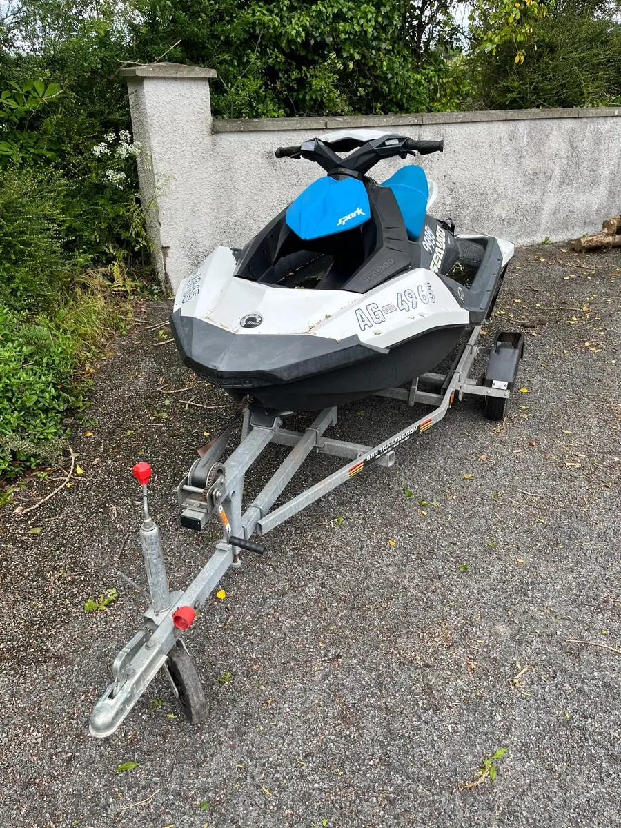 Jet ski