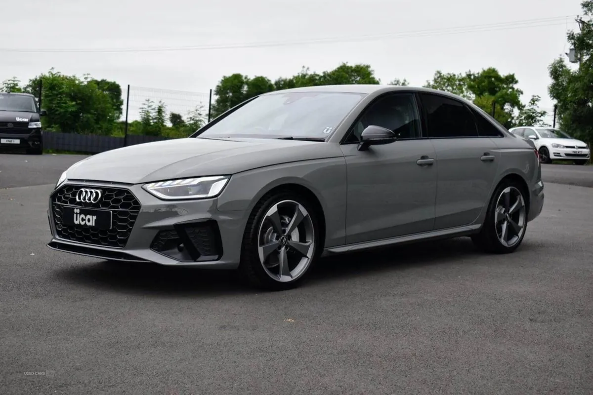 Audi A4 2.0 TDI 40 Black Edition Quattro - Image 3