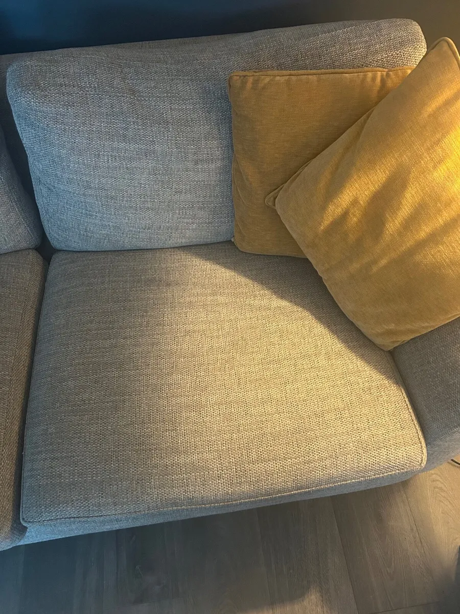Couch - Image 4