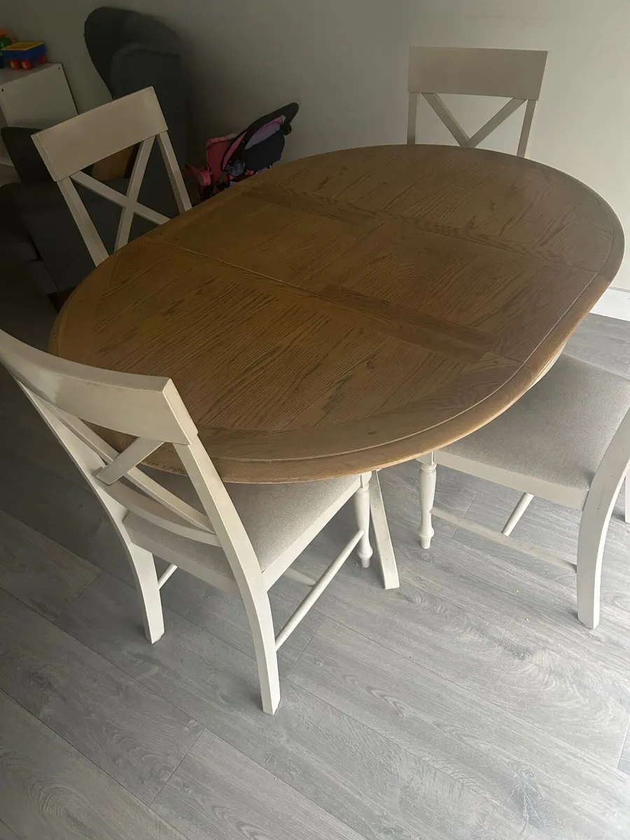 Kitchen table and chairs - Image 2