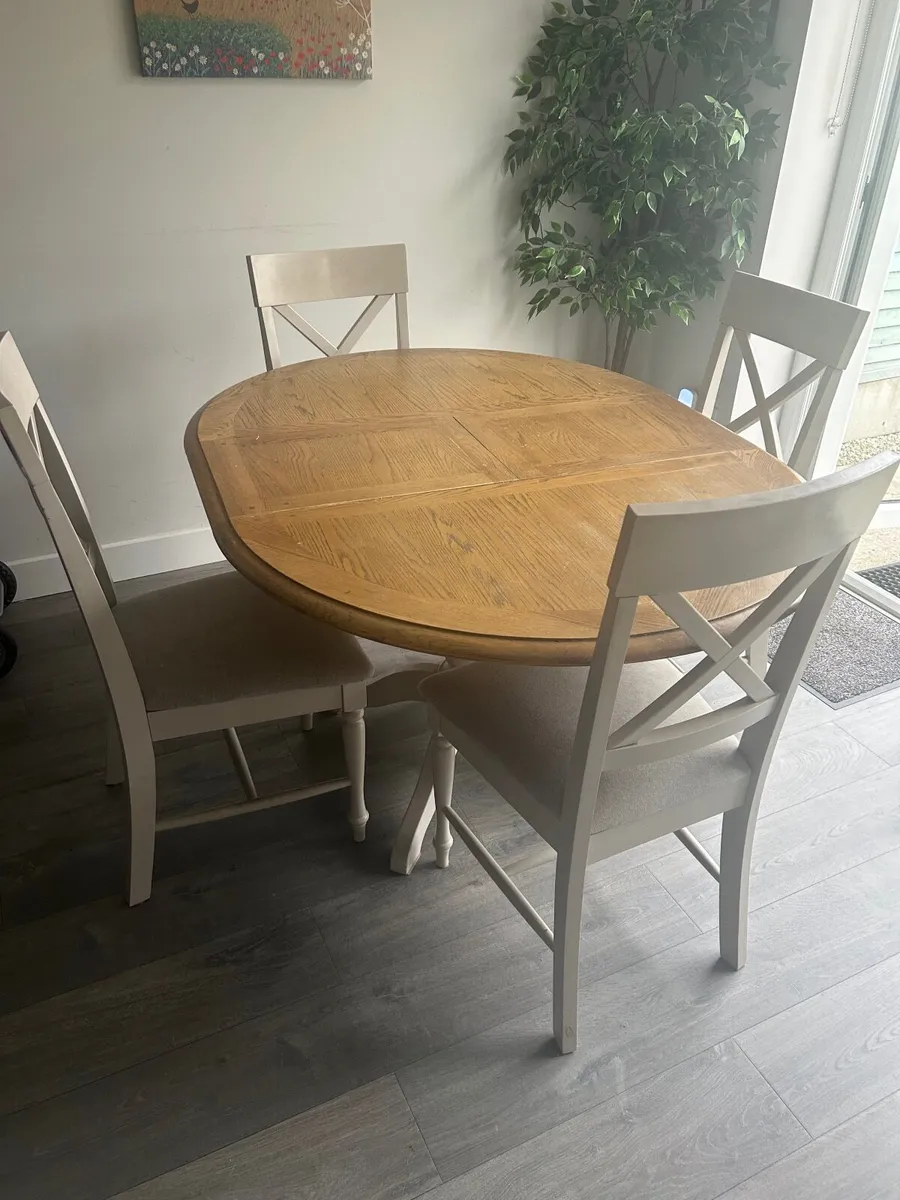 Kitchen table and chairs - Image 3